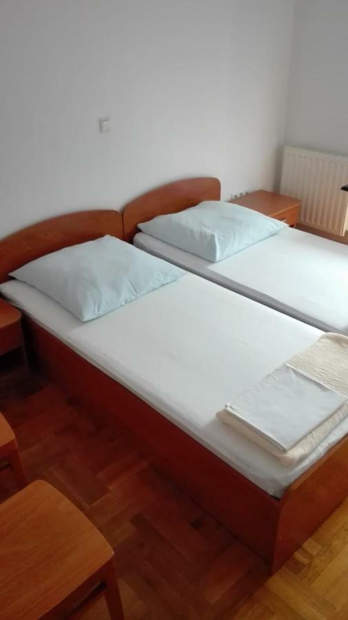 Apartmani "Radi" Baška Voda المظهر الخارجي الصورة