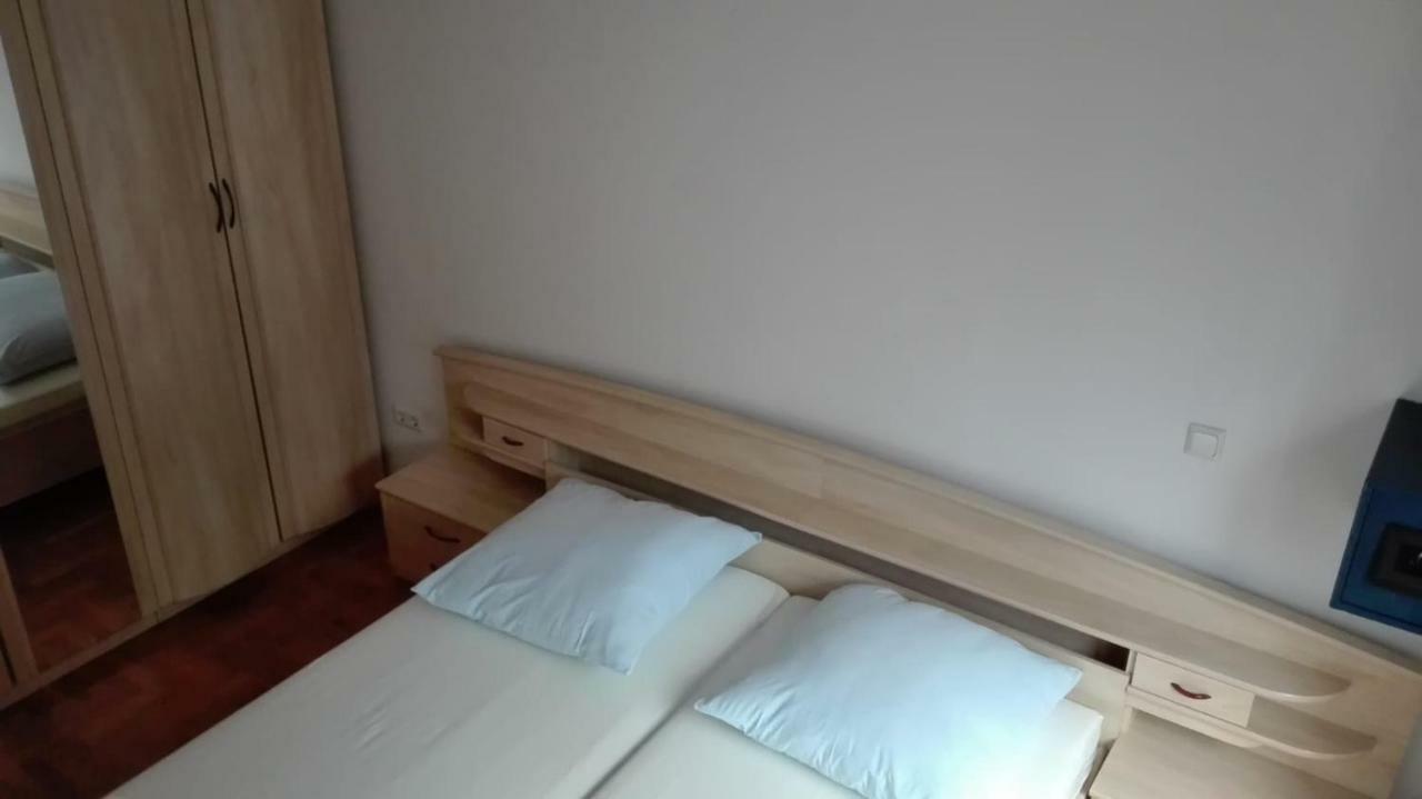 Apartmani "Radi" Baška Voda المظهر الخارجي الصورة