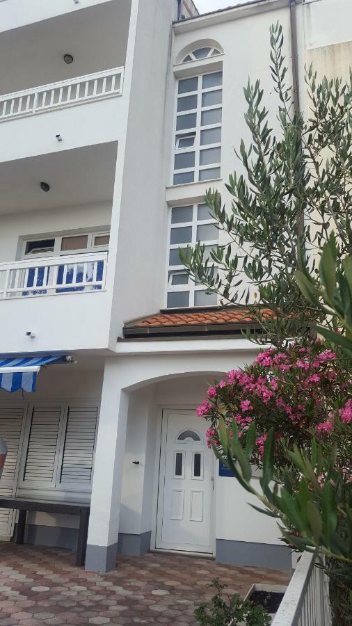 Apartmani "Radi" Baška Voda المظهر الخارجي الصورة